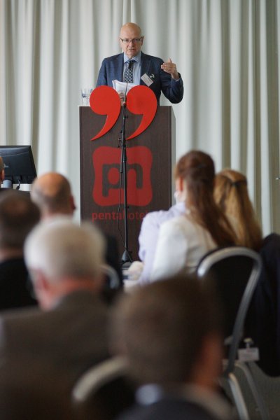 Pro. Dr. Karlheinz Ruckriegel